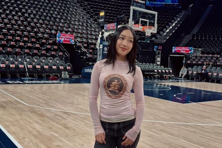 Malea Emma, Penyanyi Cilik Indonesia, Bawakan Lagu di NBA