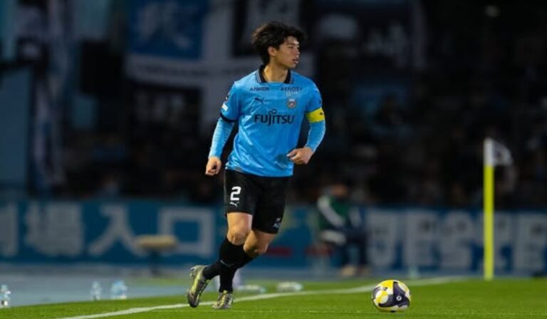 Spurs Gaet Bek Jepang Kota Takai, Hampir Pecahkan Rekor Transfer J-League