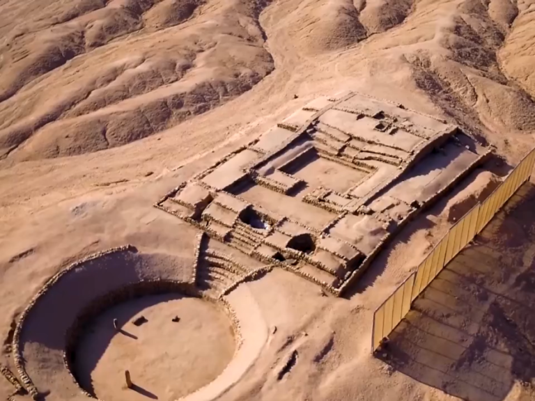 Kota Kuno 3.500 Tahun Ditemukan di Peru Dekat Andes